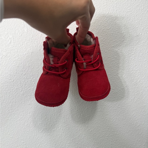 UGG Crimson Infant Booties size 2/3 - Picture 4 of 8